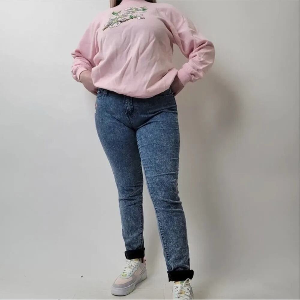 YMI Skinny Leg Embroidered Jeans - Picture 6 of 10